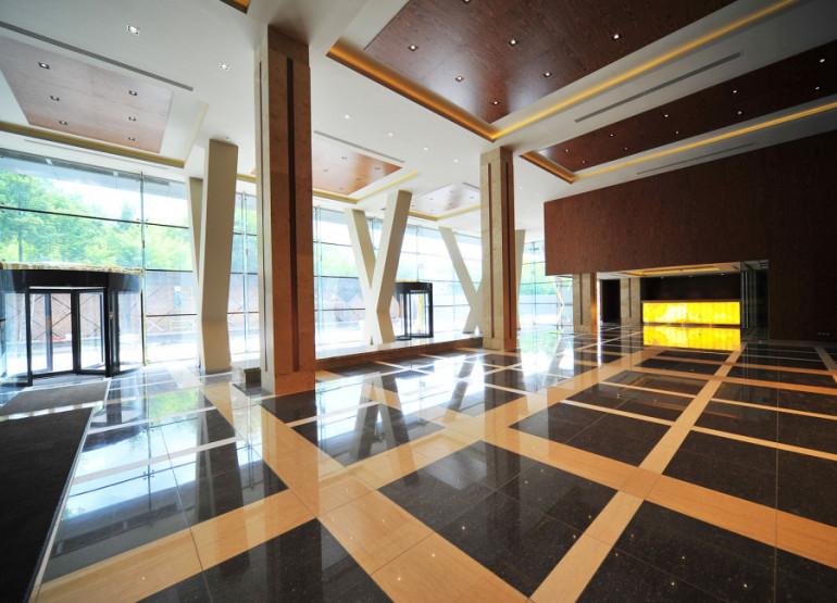 Victory Park Plazа: Вид входной группы внутри зданий